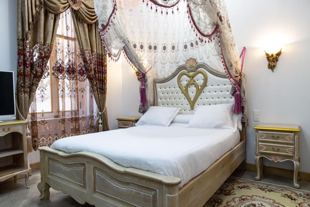 Studio Romantique Maison De L'Eglise Du Couvent Narbonne Buitenkant foto
